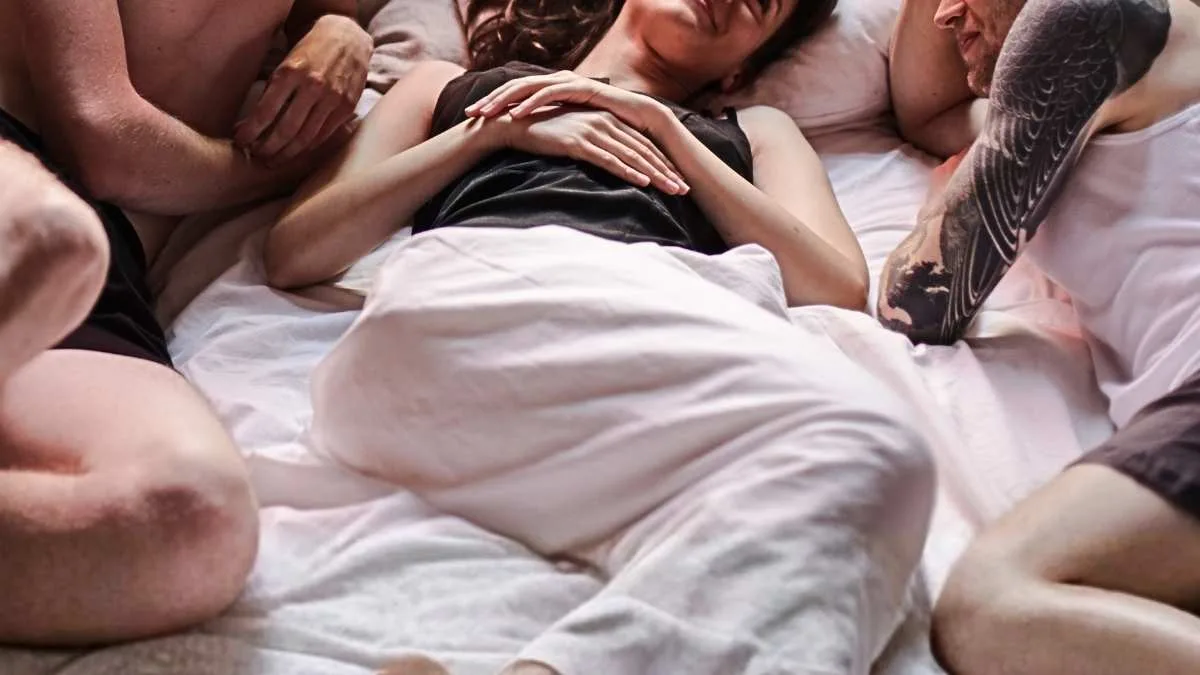 Open relatie, polyamorie of monogamie: waarom steeds meer mensen opnieuw nadenken over liefde